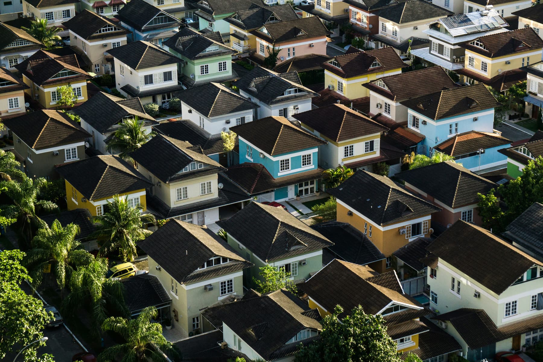 Vista aérea de bairro residencial em São Paulo, com imóveis de short-stay